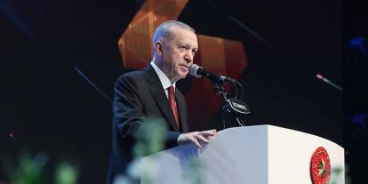 Erdoğan Gülen'in adını anmadan hedefe aldı: 10 binlerce kilometre ötede öldü, biz emri hak vaki olana kadar buradayız