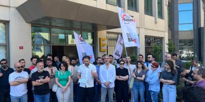 Maaşları ödenmeyen KRT emekçileri eylemde
