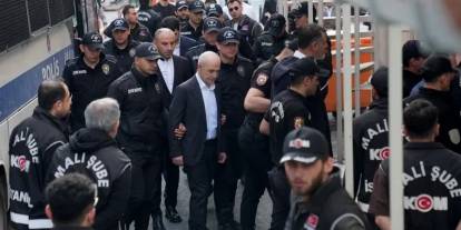 Yargıya güven dibe vurdu, Diyanet'in bile gerisinde, medya çöp oldu
