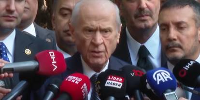 Bahçeli'den bayram sabahı yeni anayasa çağrısı:  Siyasi Partiler Kanunu, seçim sistemi ve Meclis iç tüzüğü de listede