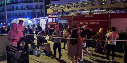 Alanya'da 5 yıldızlı otelde korkutan yangın: Turistler tahliye edildi