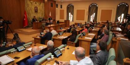 AKP'li belediye borcuna karşılık 2 cami, polis merkezi ve ortaokulu hazineye devrediyor