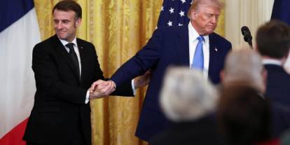 Trump ''Ateşkes için erken gitti'' diyen Macron ile dalga geçti: Daha büyük bir şey için