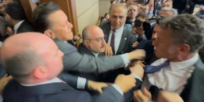 Meclis'te zeytinlik yasası gerilimi: Varank, Sarıbal’a fiziki müdahalede bulundu