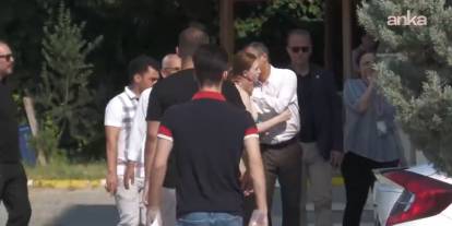 Özgür Özel, üniversite sınavına giren Ferdi Zeyrek’in kızı Nehir’i yalnız bırakmadı