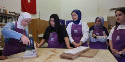 İBB’den kadınlara marangozluk eğitimi: “Evimin ustası olabilirim”