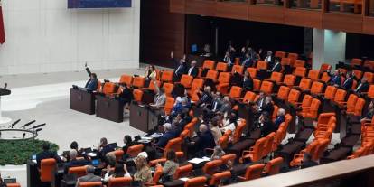 AKP'li vekil seçildiği ili unuttu: Mersin yerine Muğla yazdı!
