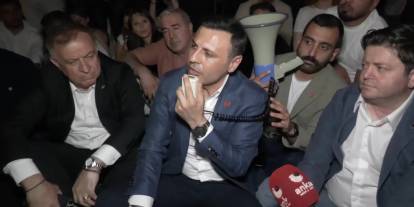 CHP'lilerden Vatan Emniyet Müdürlüğü önünde oturma eylemi