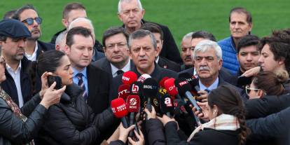 Özgür Özel’den Silivri çıkarması: İmamoğlu ve Karalar'ı cezaevinde ziyaret