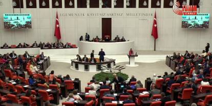 En düşük emekli maaşı görüşmelerinde AKParti sıralarından kahkaha...
