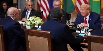 Trump ana dili İngilizce olan başkana "İngilizceyi nerede öğrendin" diye sordu