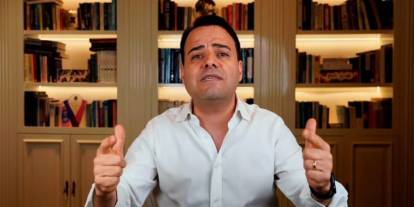 Özgür Demirtaş'tan sosyalist ekonomi modeline tuhaf eleştiri: Emek bitti, robotlar geliyor
