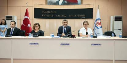 AKP’li milletvekili özel hizmetçisini devlet memuru yapmış! CHP'li belediye başkanı tek tek ifşaladı