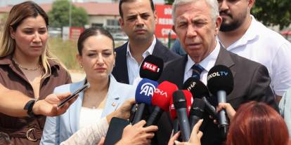 Mansur Yavaş, Muhittin Böcek'i cezaevinde ziyaret etti: "En azından ev hepsiyle çıkarılması lazım"
