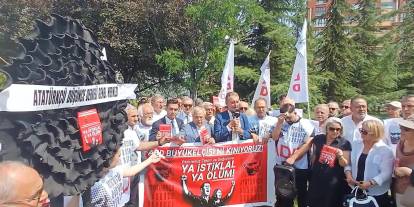 "Türkiye için en doğrusu Osmanlı devlet düzenidir" demişti, Tom Barrack ABD Büyükelçiliği önünde protesto edildi