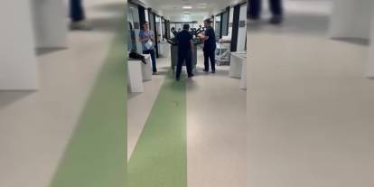 İzmir Şehir Hastanesi’nde yoğun bakımdaki hemşirelerin sandalyeleri toplatıldı...