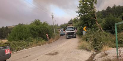 Harmancık'ta havadan ve karadan yangın söndürme çalışmaları sürüyor
