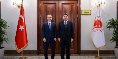 Fahrettin Altun'dan Adalet Bakanı Tunç'a ziyaret