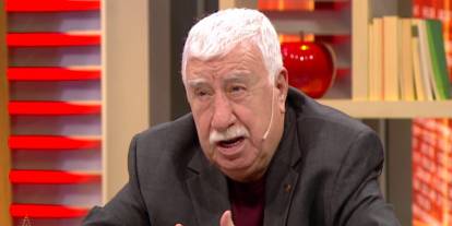 Usta tiyatrocu Ahmet Gülhan hayatını kaybetti