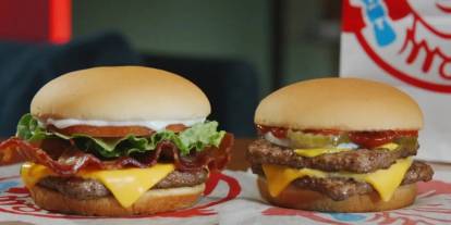 Fast food devi yüzlerce şubesini kapatıyor