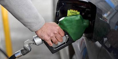 Benzin fiyatlarına yine zam: İşte son rakamlar