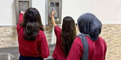 Muhalefete muhalefetin sınırı yok: CHP okullara su sebili istedi, AKP musluktan içsinler önerisi getirdi