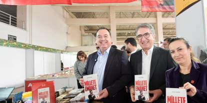 Manisa Kitap Fuarı'nda 'Millete Emanet' imzası