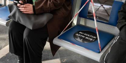 İzmir’de toplu taşımada “boş koltuk” eylemi: Bir eksik, bin hatırlatma