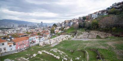 Smyrna'nın 20 bin kişilik tiyatrosu gün yüzüne çıkıyor