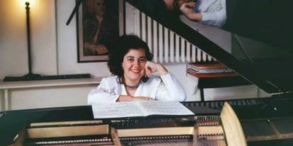 59 yaşındaki devlet sanatçısı Yeşim Gökalp evinde ölü bulundu