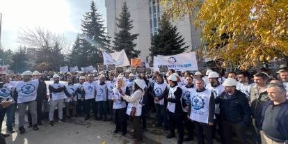 Kamu mühendislerinden Çalışma Bakanlığı önünde 'seyyanen zam' protestosu