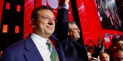 İmamoğlu'na İnsan Hakları Ödülü: Özel'den direniş çağrısı: 'Evde oturmayın, mücadeleye katılın'