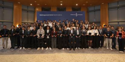 İş Bankası’ndan 2025 yılının “Altın Gençleri”ne ödül: 54 yıldır sürdürülen gelenek devam ediyor