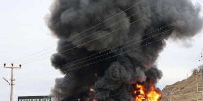 Kimya fabrikasında büyük yangın