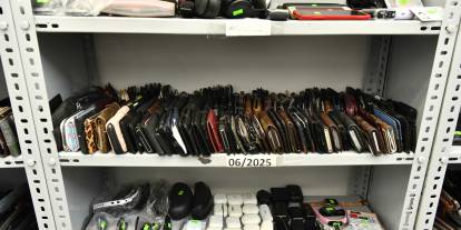 Ankara'da toplu taşımada eşyalarını unutulan yüzlerce eşyalar sahiplerini bekliyor