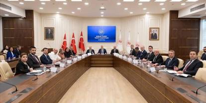 Asgari ücret pazarlığı işçisiz başladı: Talep mektupları bakana sunuldu