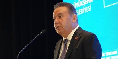 CHP'li Zeybek'ten Muhittin Böcek için çağrı: İçtiği ilaç sayısı 23'e çıktı