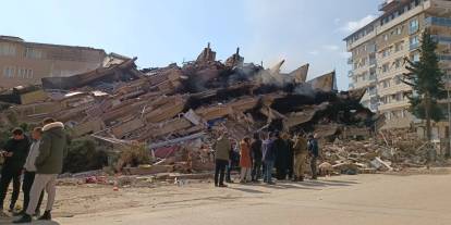 Ders çıkarılmıyor: 51 kişinin öldüğü binayı yapan müteahhit TOKİ'ye çalışıyor!