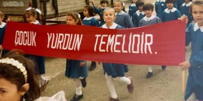 Gülşah Durbay'ın gündem olan çocukluk fotoğrafı: Bir köyde doğdu, belediye başkanı oldu