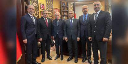 AKP heyeti, Bahçeli'yi ziyaret etti