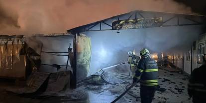 Hatay'da konteyner kentte yangın: Öğrencilerin eğitim gördüğü sınıflar kül oldu