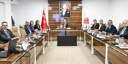 Seçer: Başkanlar 17 metrekarelik hücrede değil şehirlerinde hizmette olmalı