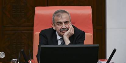 Belediyede Sırrı Süreyya Önder kavgası