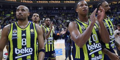 Baldwin son saniyede blokladı! Fenerbahçe Beko evinde Barcelona'yı devirdi