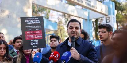 CHP gençliğinden KYK eylemi: Burs 10 bin lira olmalı!