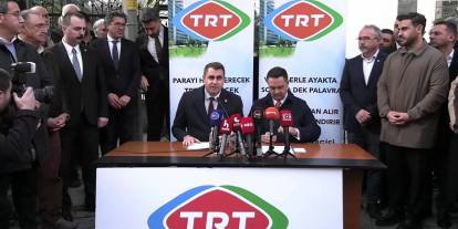 CHP'li Akdoğan TRT eylemini İzmir'e taşıdı: Bu davayı canlı yayınlayacak yürek var mı?