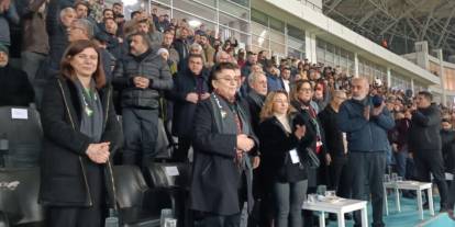 Amedspor tribünleri “Leyla Zana onurumuzdur” diye haykırdı