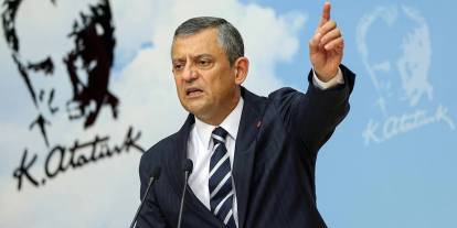 Özgür Özel, asgari ücret eylemindeki tutuklamaya tepki gösterdi: 'Gençler direnir ama asla teslim olmaz!'