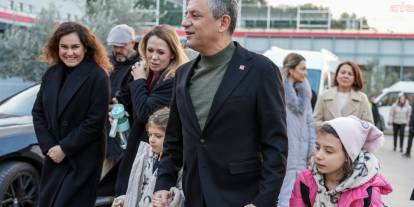 Özgür Özel, Ferdi Zeyrek’in kızlarının isteğini kırmadı