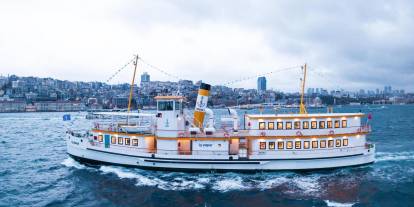 Afetlere hazır yüzen şube: İş Vapur hizmete açıldı